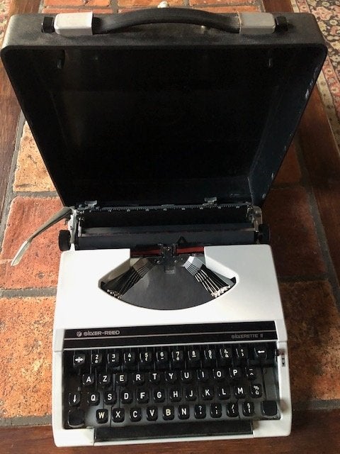 typmachine retro, werkend, Antiquités & Art, Antiquités | Bureau & Affaires, Enlèvement ou Envoi