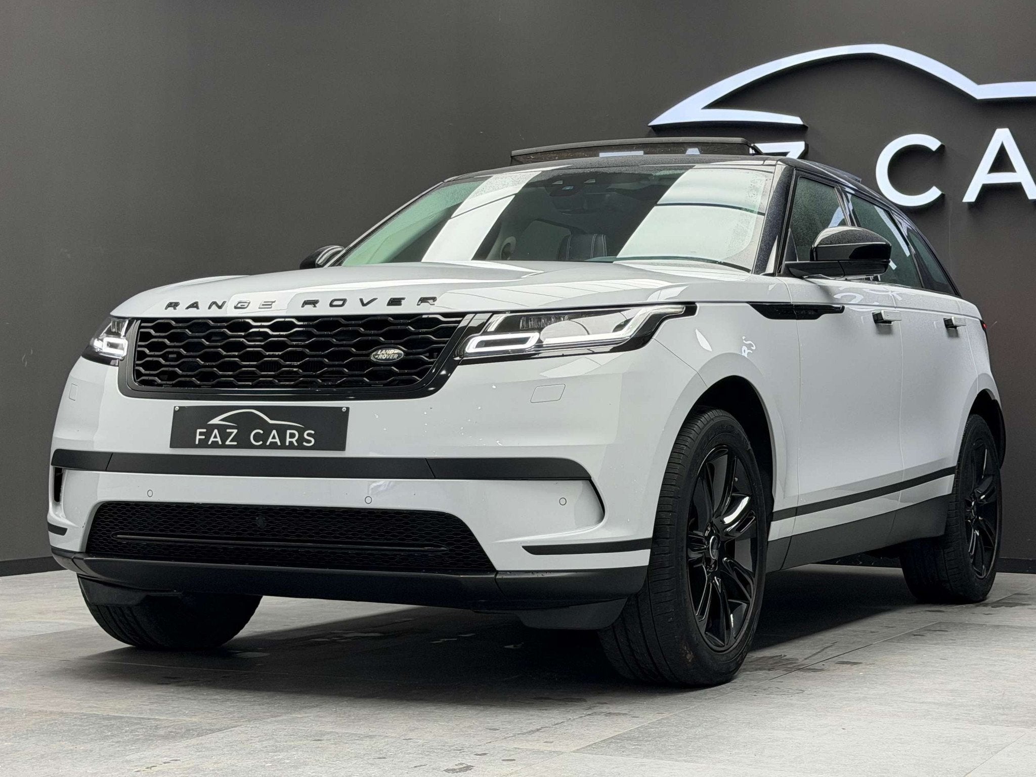 Land Rover Range Rover Velar * Réservé * (automatique), Autos, Land Rover, Cuir, Achat, Euro 6, 179 ch