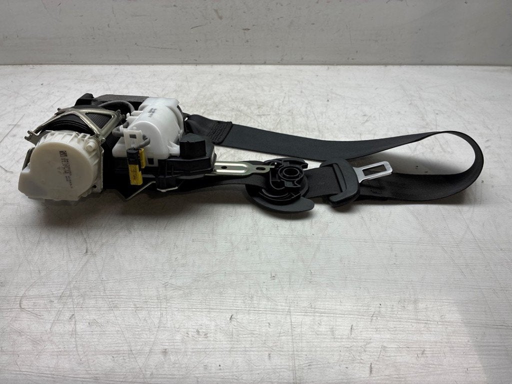 CEINTURE DE SECURITE AVANT DROIT Volkswagen Golf VII (AUA), Volkswagen, Volkswagen AG, Utilisé, Kundenbetreuung@volkswagen.de