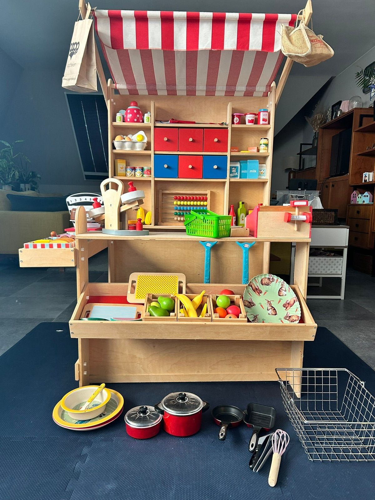 Houten winkeltje plus toebehoren, Ophalen, Gebruikt, Hout, Speelkeuken