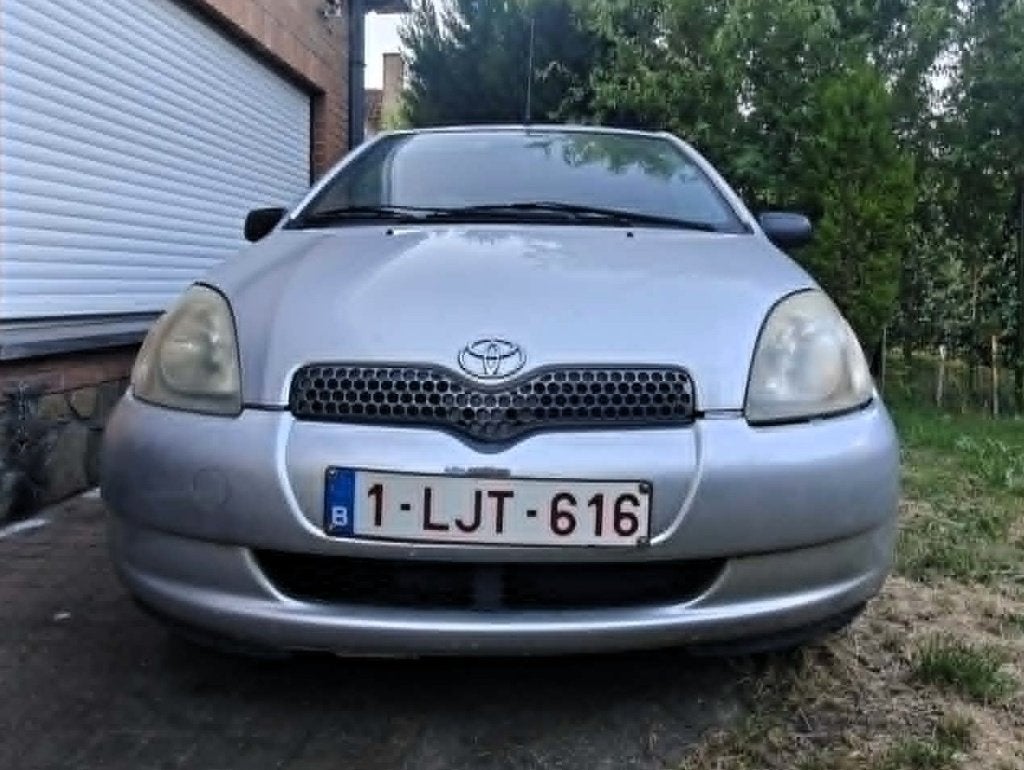 TOYOTA  YARIS, Autos, Toyota, Argent ou Gris, Achat, Boîte manuelle, 5 places
