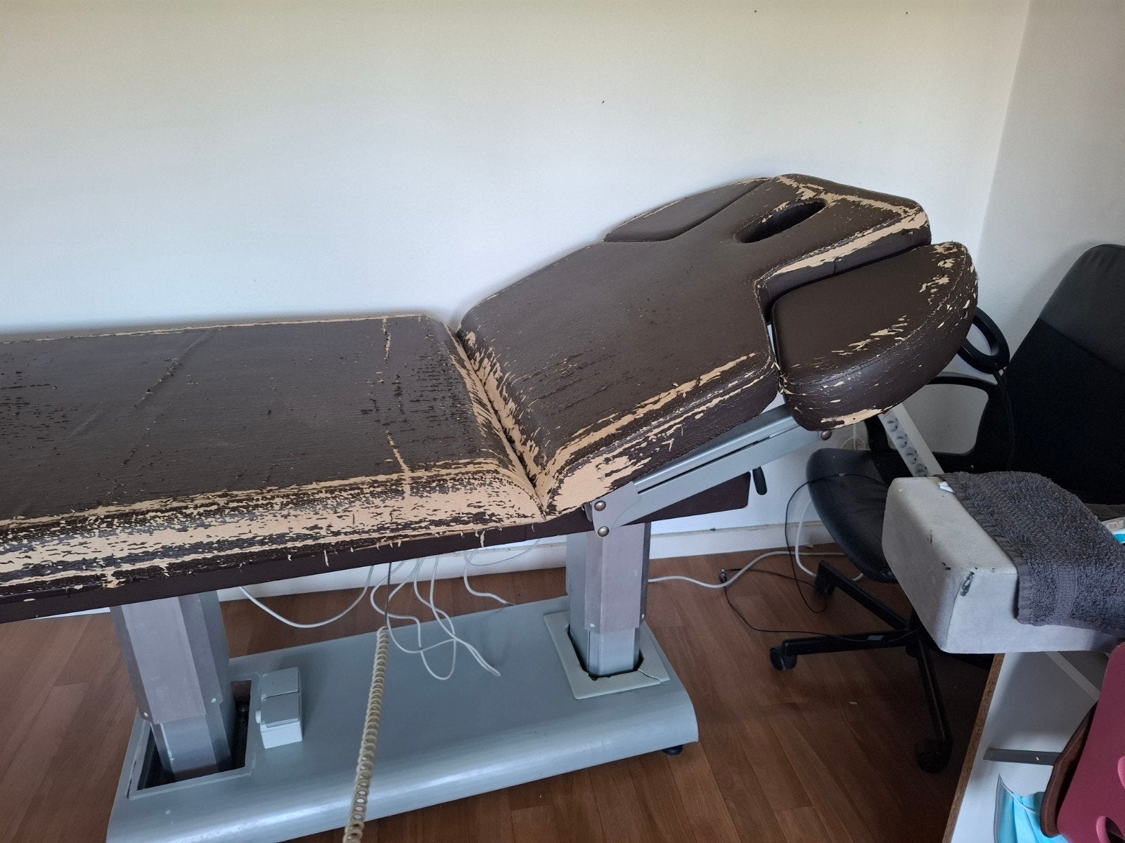 table de soin ou de massage à réglage électrique, Enlèvement, Utilisé, Table de massage