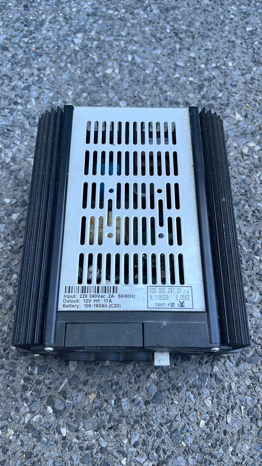 Chargeur de batterie Nordelettronica NE287, Caravanes & Camping, Enlèvement ou Envoi, Utilisé