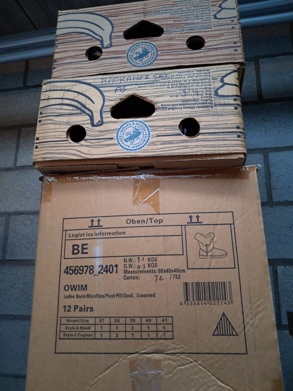 10 dozen rommelmarktspullen + 50 laptoptassen, Ophalen