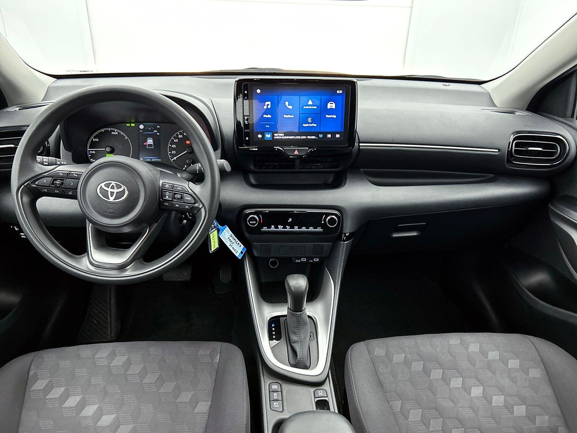 Toyota Yaris 1.5 Hybrid Dynamic (automatique), Autos, https://public.car-pass.be/vhr/fa44998f-38d4-462a-8136-d7fb8dc6e92d, Entreprise