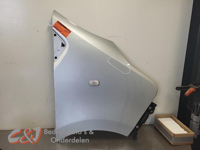 Aile avant droite d'un Opel Vivaro (L193), -, Opel, 3 mois de garantie, Utilisé
