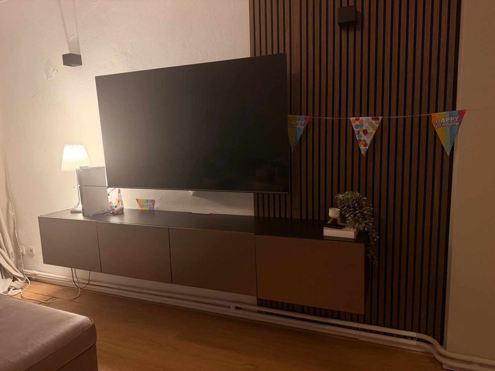 Bruine tv meubel, Ophalen, Zo goed als nieuw