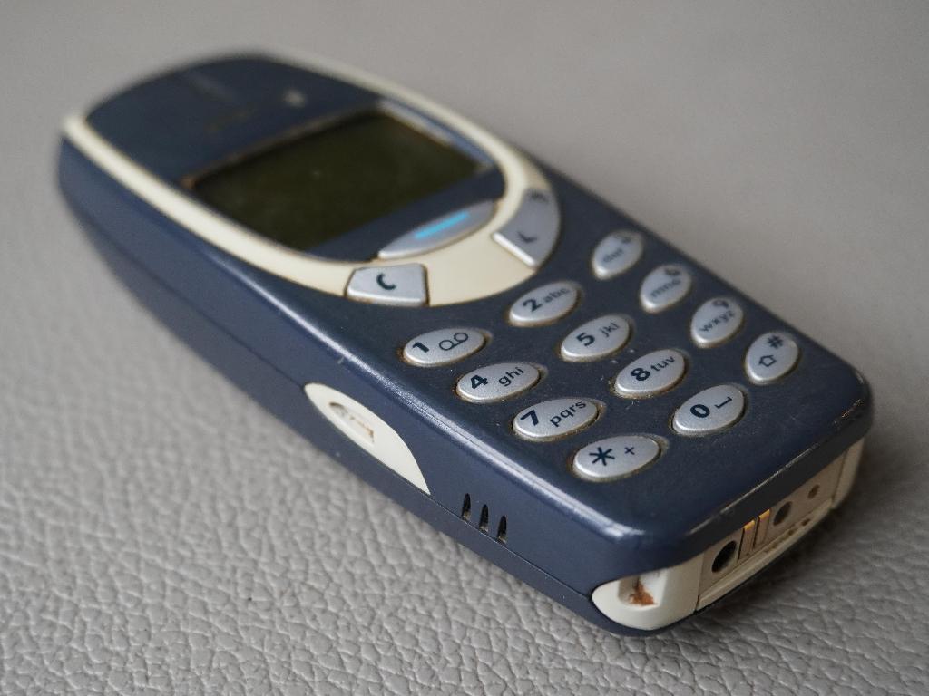 Nokia 3310 pour pièces ou collectionneur, Enlèvement ou Envoi, Classique ou Candybar, Clavier physique, Ne fonctionne pas