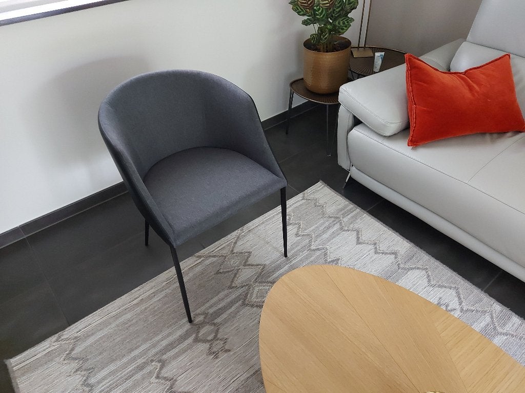 petits fauteuils -chaises de salle à manger, Comme neuf, Enlèvement, Bois, Quatre