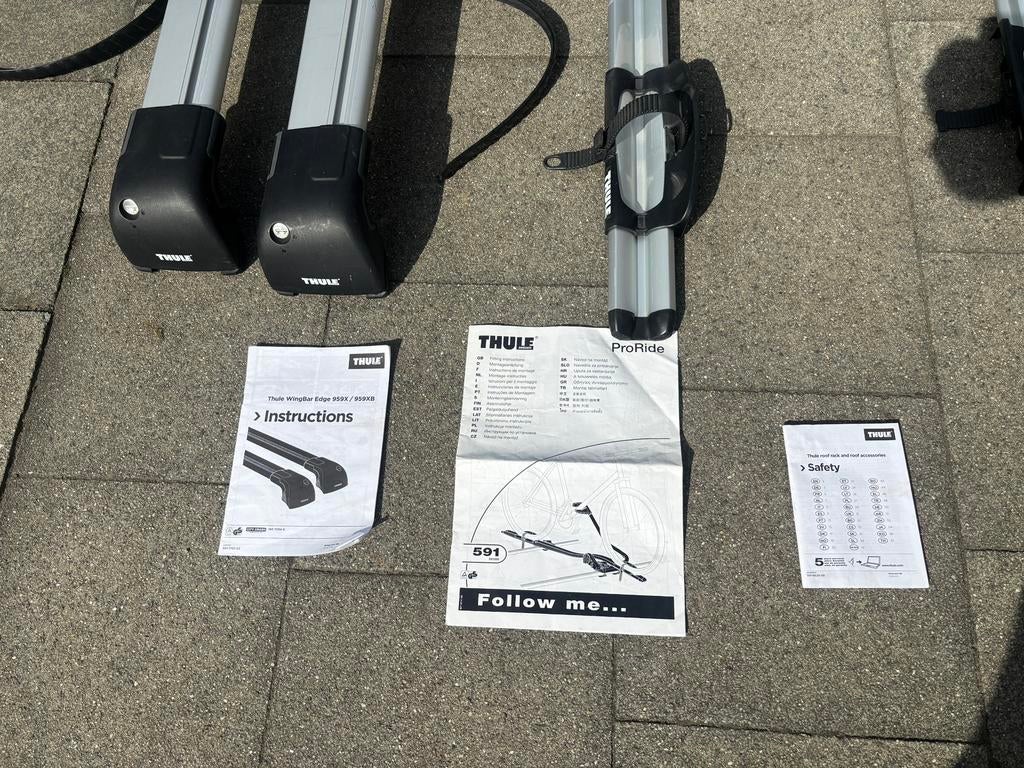 3x Thule Proride 591 en 2xThule Wingbar Edge, Auto diversen, Dakdragers, Ophalen, Zo goed als nieuw