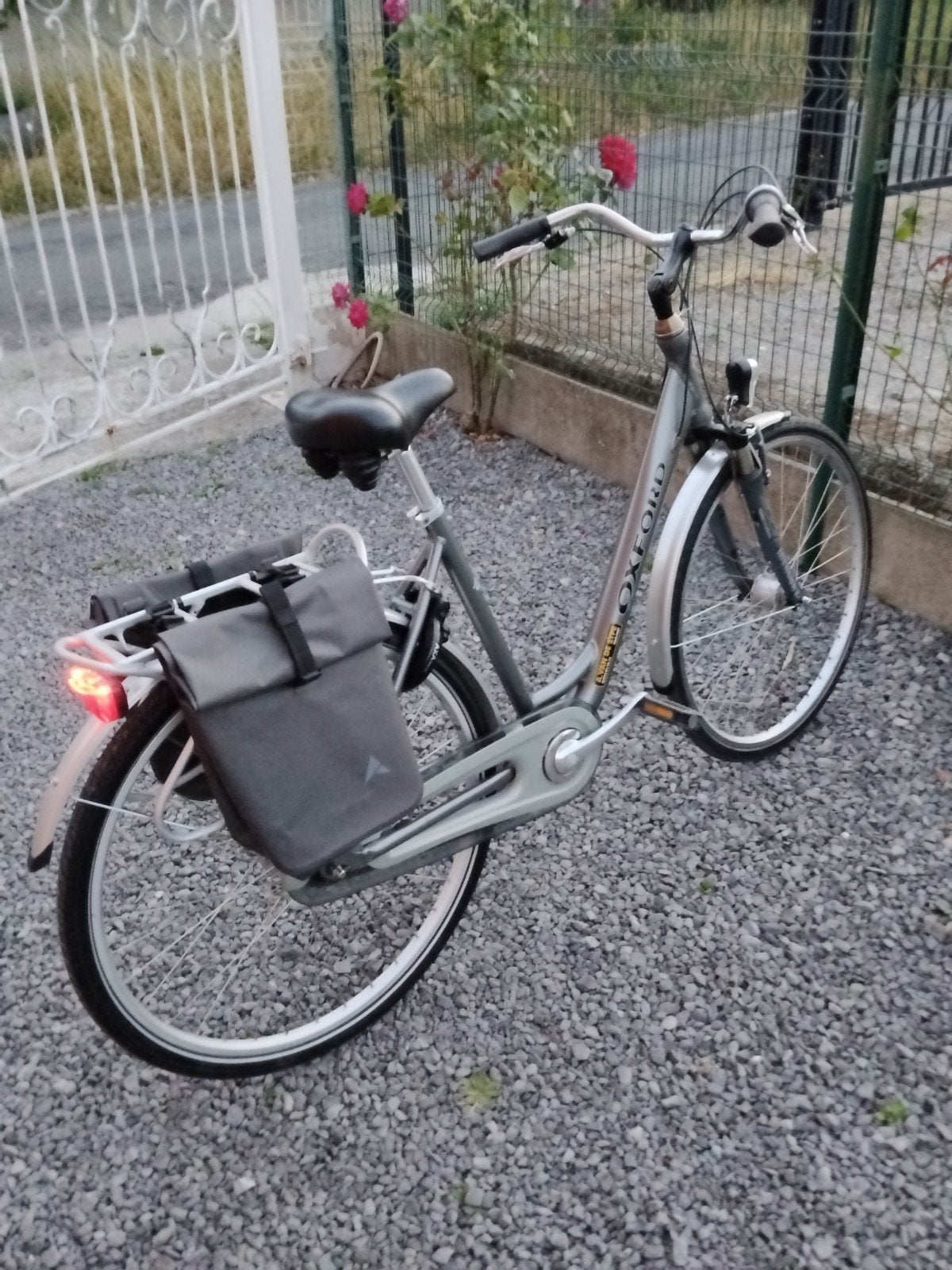Damesfiets Oxford (zo goed als nieuw), Ophalen, Schijfrem, Versnellingen