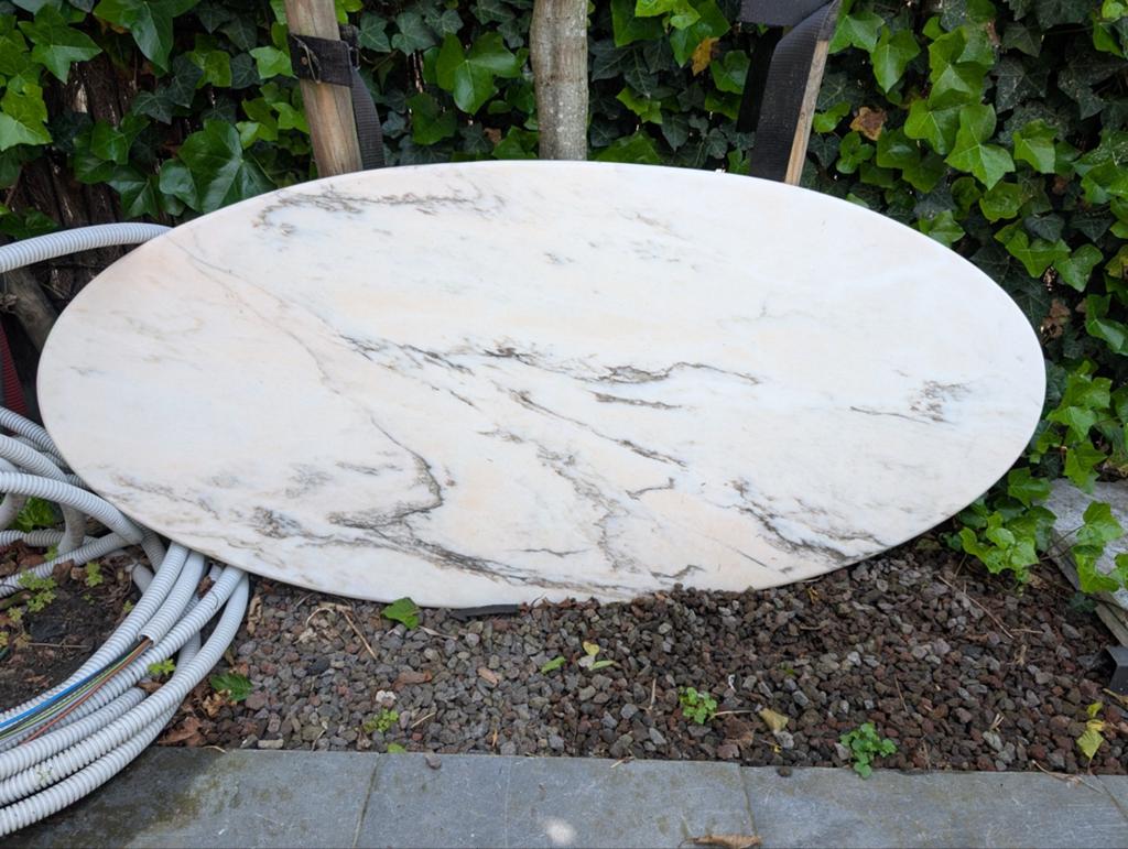 Prachtig ovaal marmeren tafelblad – 135 x 61 cm (2 cm dik), Huis en Inrichting, Tafelonderdelen, Ophalen, Ovaal, Tafelblad