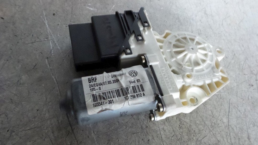 MOTEUR LEVE VITRE ELECTRIQUE Seat Leon (1M1), Brose SE, Info@brose.com, Utilisé, Max-Brose-Straße 1
96450  Coburg, DE