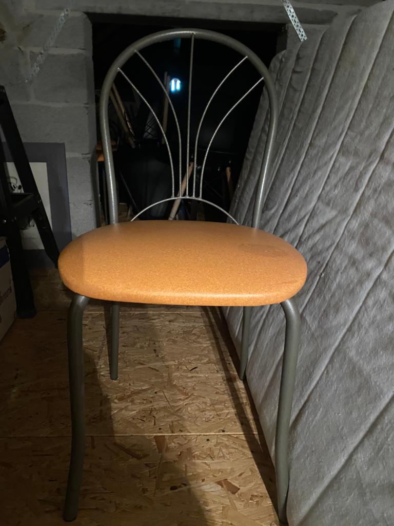 Chaise de cuisine, Ophalen, Gebruikt