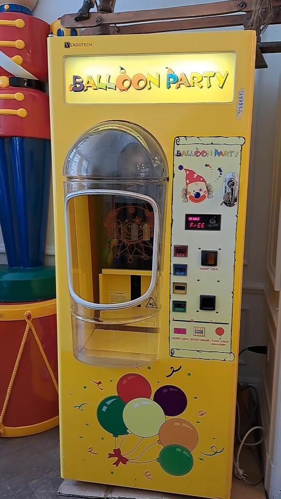 Distributeur automatique de ballons gonflés – professionnel, Enlèvement, Utilisé, Autres types
