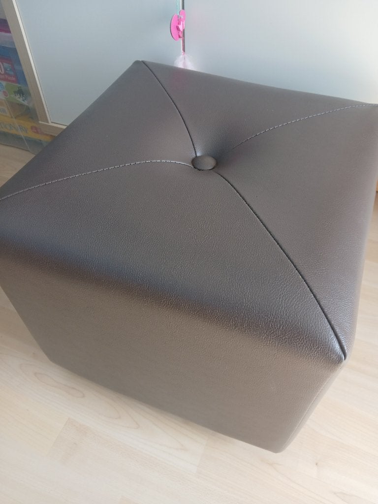 Repose pied cube en simili cuir comme neuf, Maison & Meubles, Synthétique, Enlèvement, Moins de 50 cm, Cube simili cuir à roulettes