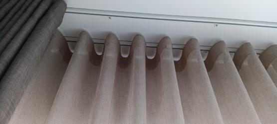 gordijnen en overgordijnen, Huis en Inrichting, Ophalen, 200 cm of meer, Beige, Zo goed als nieuw