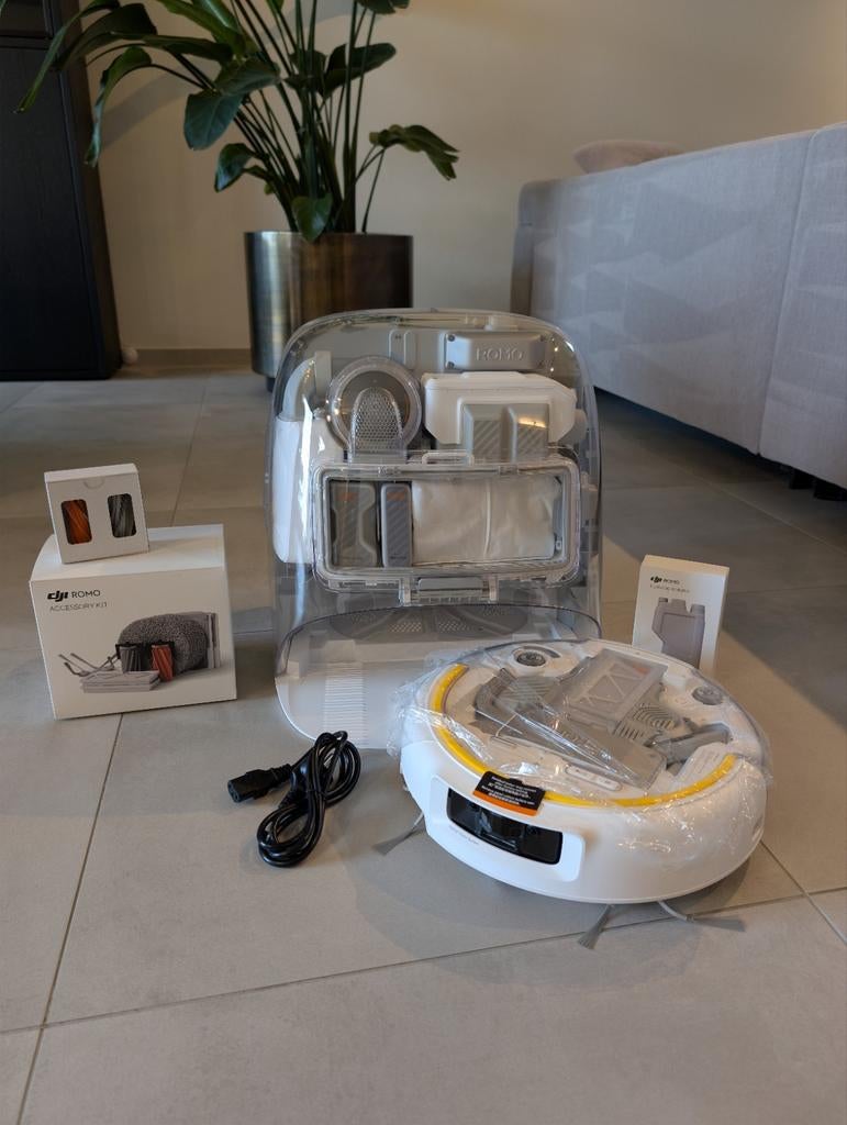 DJI Romo P aspirateur robot, Electroménager, Aspirateur
