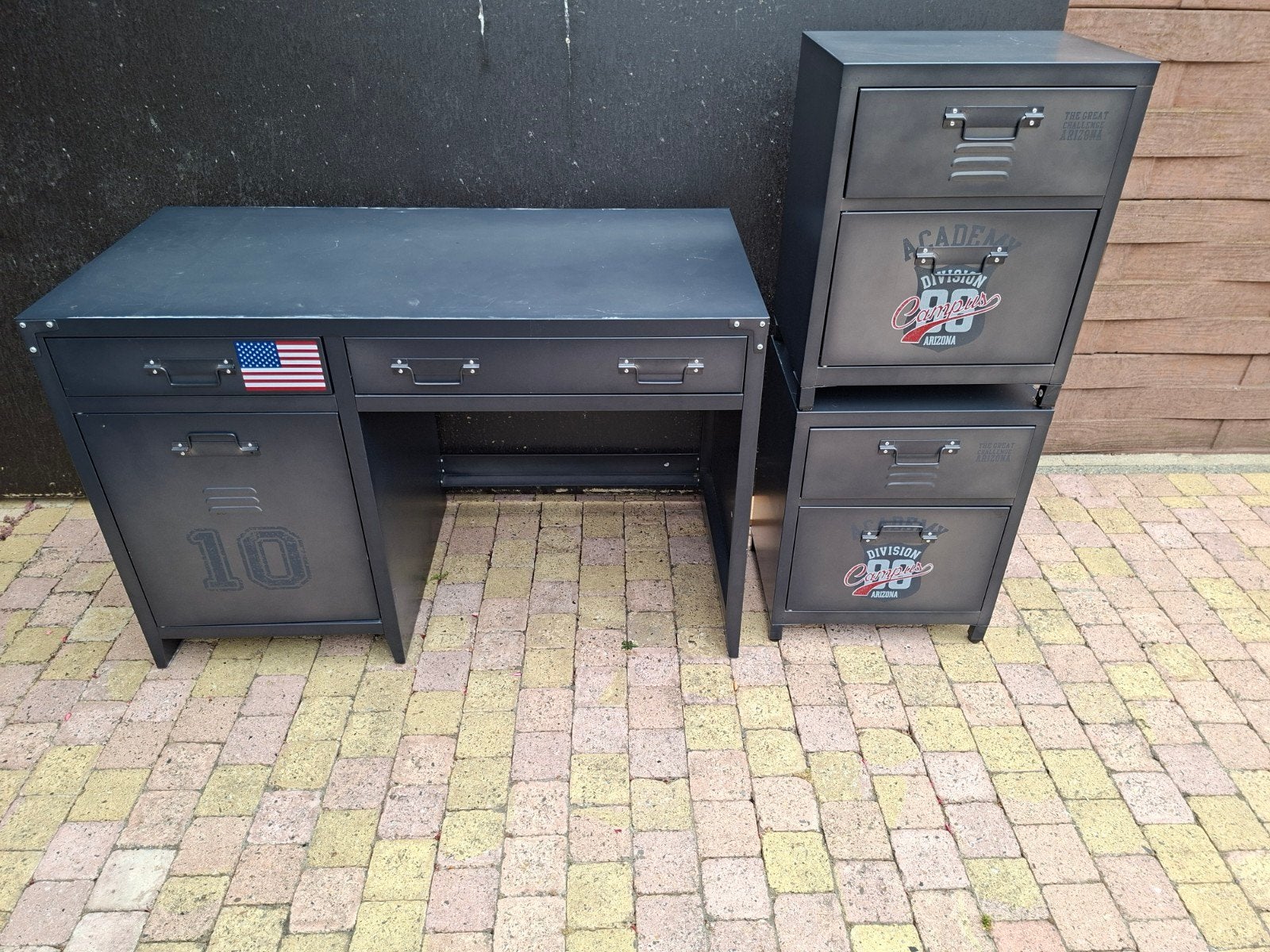 metalen bureau +twee bijzet kasten, Huis en Inrichting, Ophalen