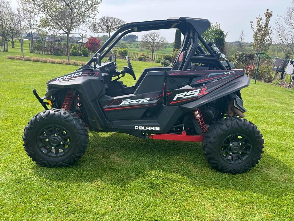 Polaris RZR 1000, Motos, 1000 cm³