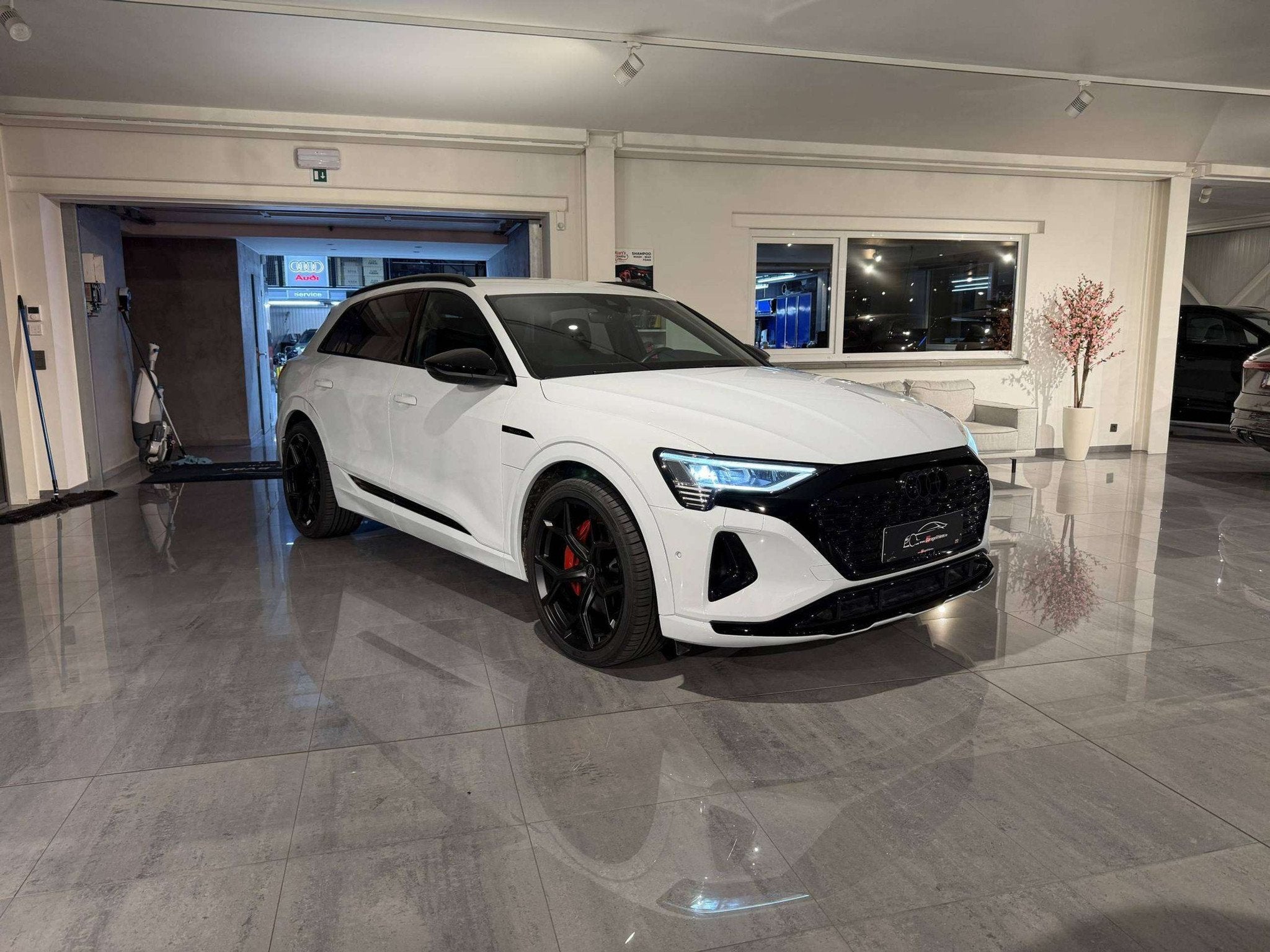 Audi Q8 e-tron QUATTRO 340PK * S-LINE COMPETITION * BLACK PA, Autos, Phares entièrement LED, Achat, 488 km, 5 portes