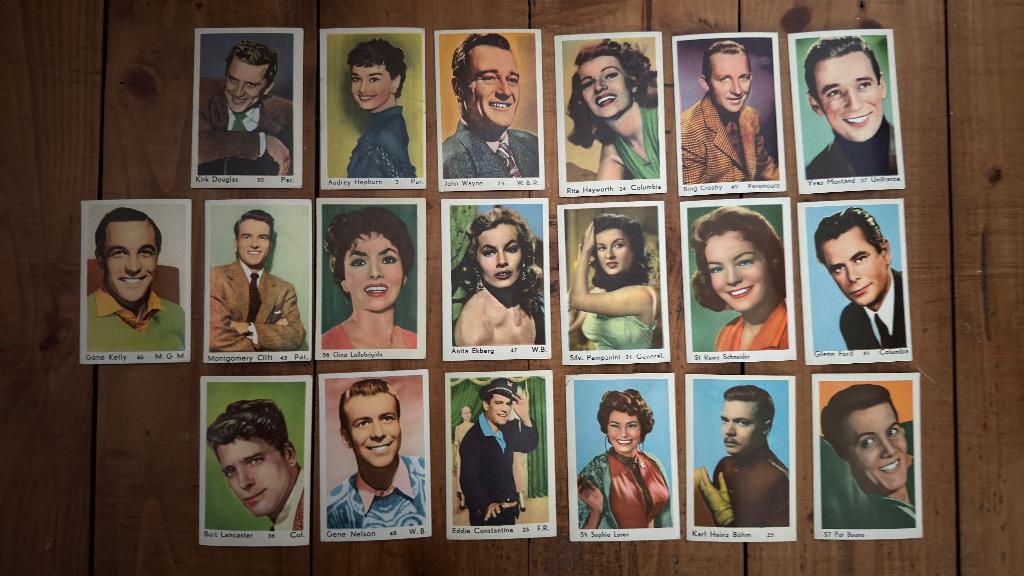 Lot de 62 cartes anciennes de stars de cinéma, Enlèvement ou Envoi, Autres types