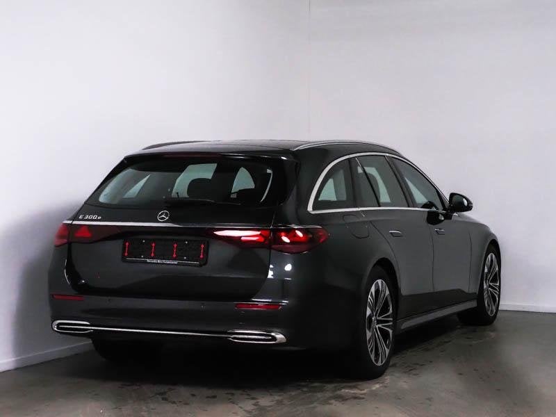 Mercedes-Benz E-klasse 300 e Break Luxury Line | Distronic |, Auto's, Automaat, Gebruikt, Zwart, https://public.car-pass.be/vhr/3723c59c-d87b-4c5f-8f6e-538249a3d3ff