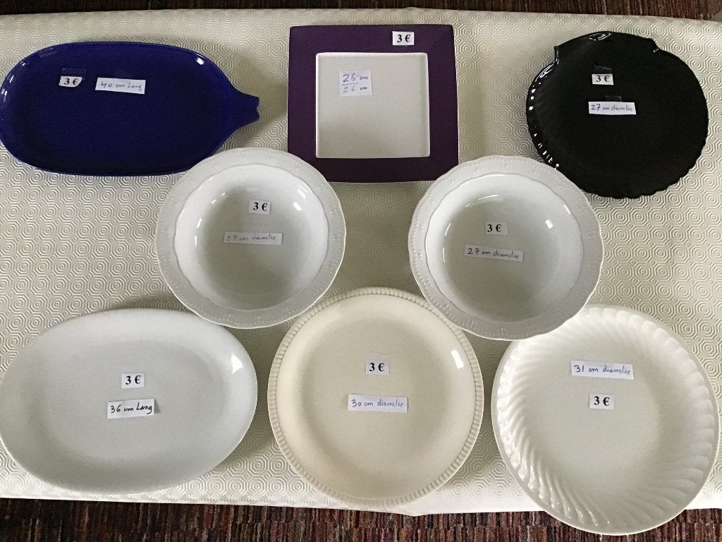 8 plateaux pour seulement 3 euros par balance, Maison & Meubles, Cuisine | Vaisselle, Comme neuf, Enlèvement ou Envoi