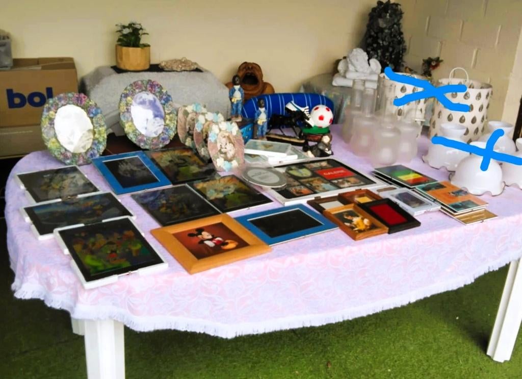 Grote partij decoratie fotokaders, beeldjes, vaasjes., Enlèvement