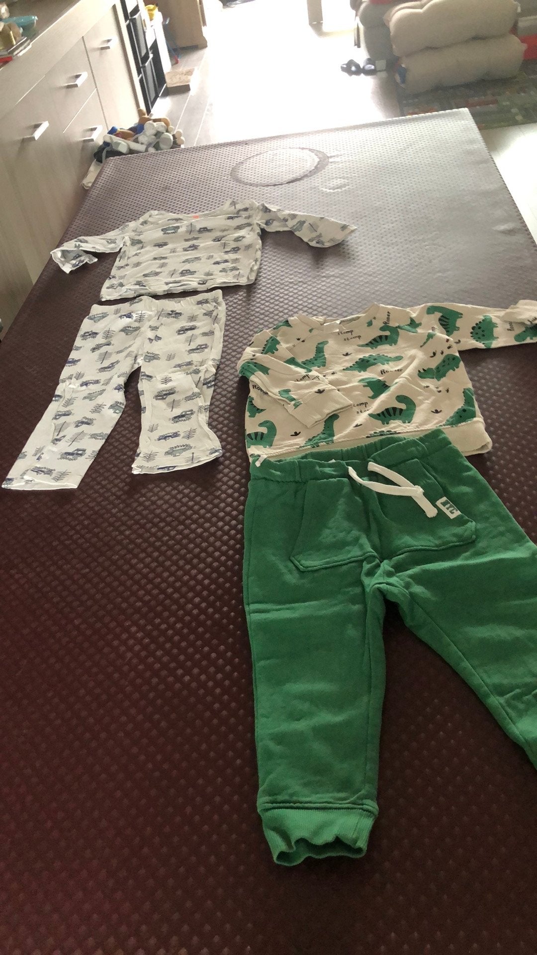 Kinder pyama en jogging mt 92, Kinderen en Baby's, Kinderkleding | Maat 92, Ophalen, Zo goed als nieuw
