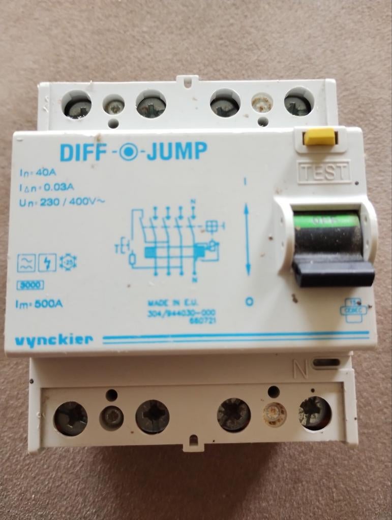 interrupteur différentiel Vynckier Diff Jump 40 ampères, Enlèvement ou Envoi, Interrupteur