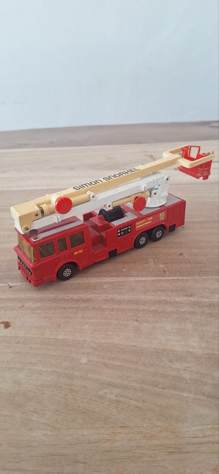 MATCHBOX SUPER KINGS K-39 YARD SIMON SNORKEL FIRE ENGINE TRI, Enlèvement ou Envoi, Matchbox