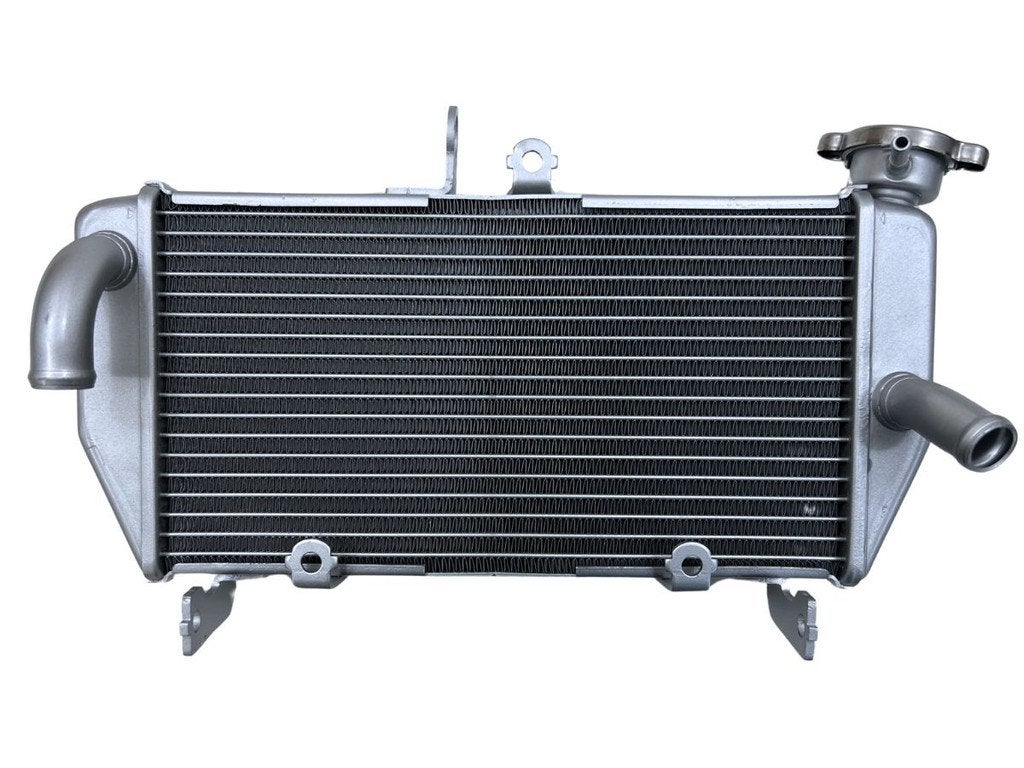 RADIATEUR EAU YZF R3 R25 2014-2018 (YZF-R25 YZF-R3 BR5), Dhr. S. di Majo, Neuf, Info@cama-motorparts.nl, P.J. Troelstraweg 8 8
3144 CX  MAASSLUIS, NL