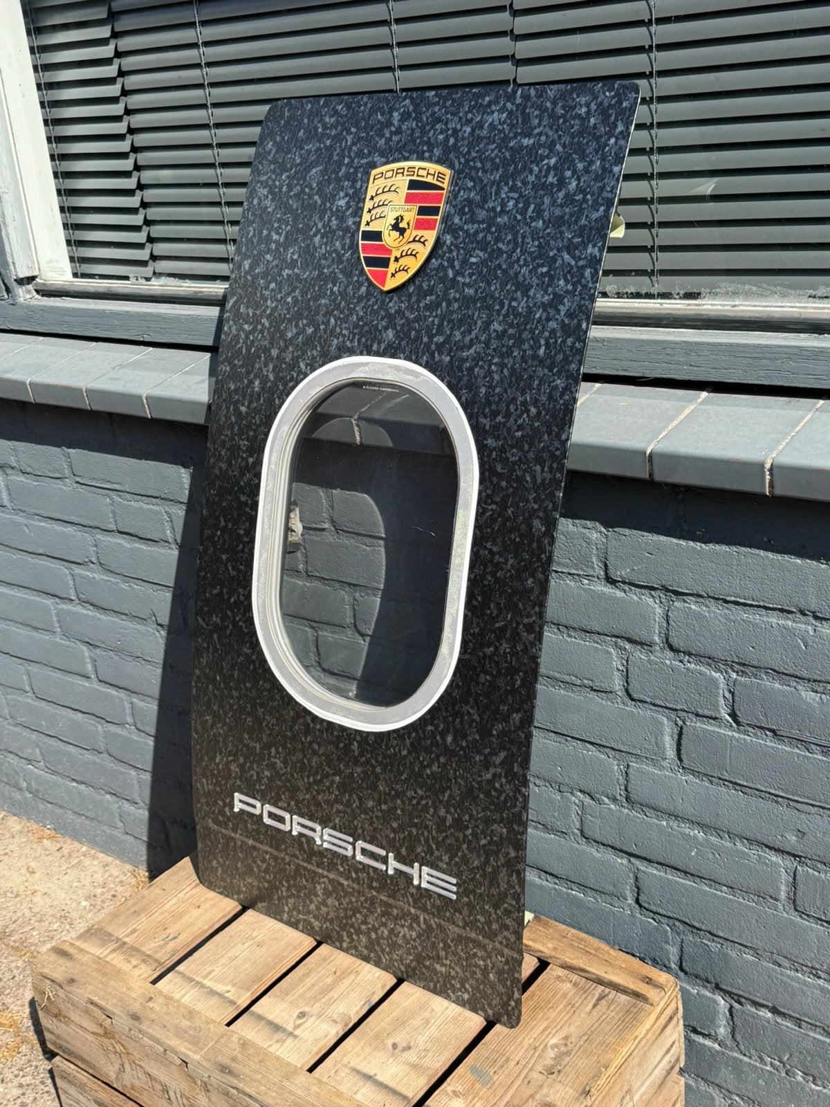 PORSCHE Design vliegtuig paneel deco, Verzamelen, Ophalen, Gebruikt, Auto's