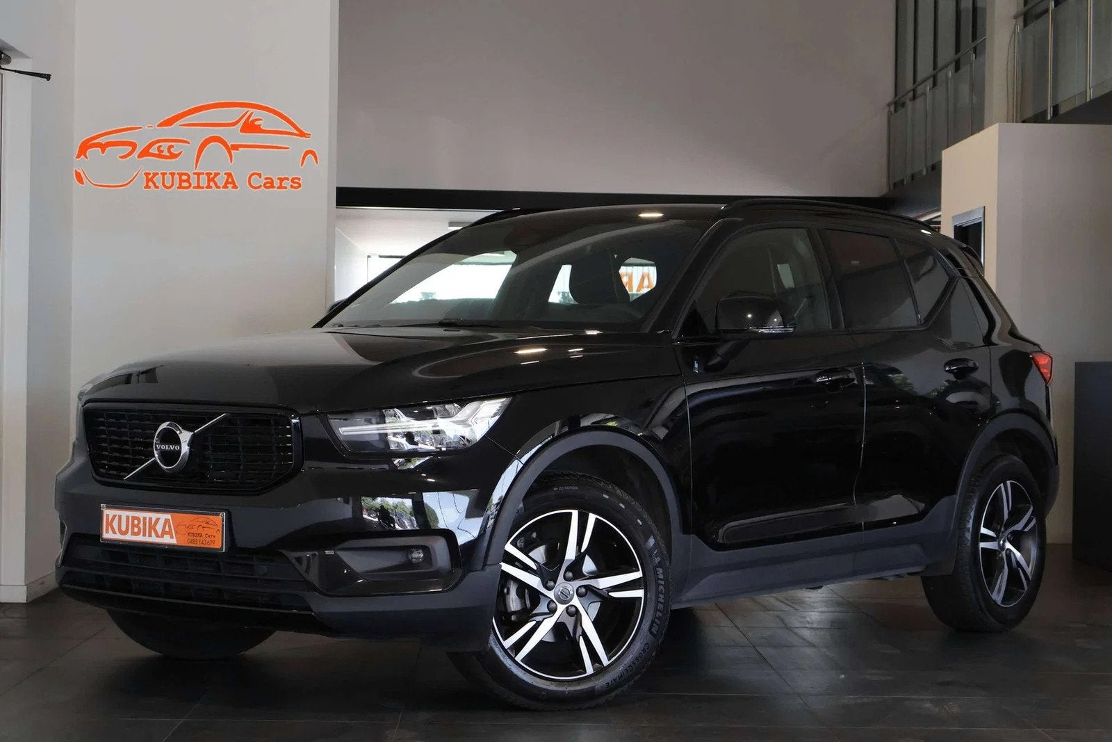 Volvo XC40 XC40 1.5 T2 Momentum Pro Geartronic Trekhaak Gara, Auto's, Automaat, Gebruikt, Zwart, 5 zetels