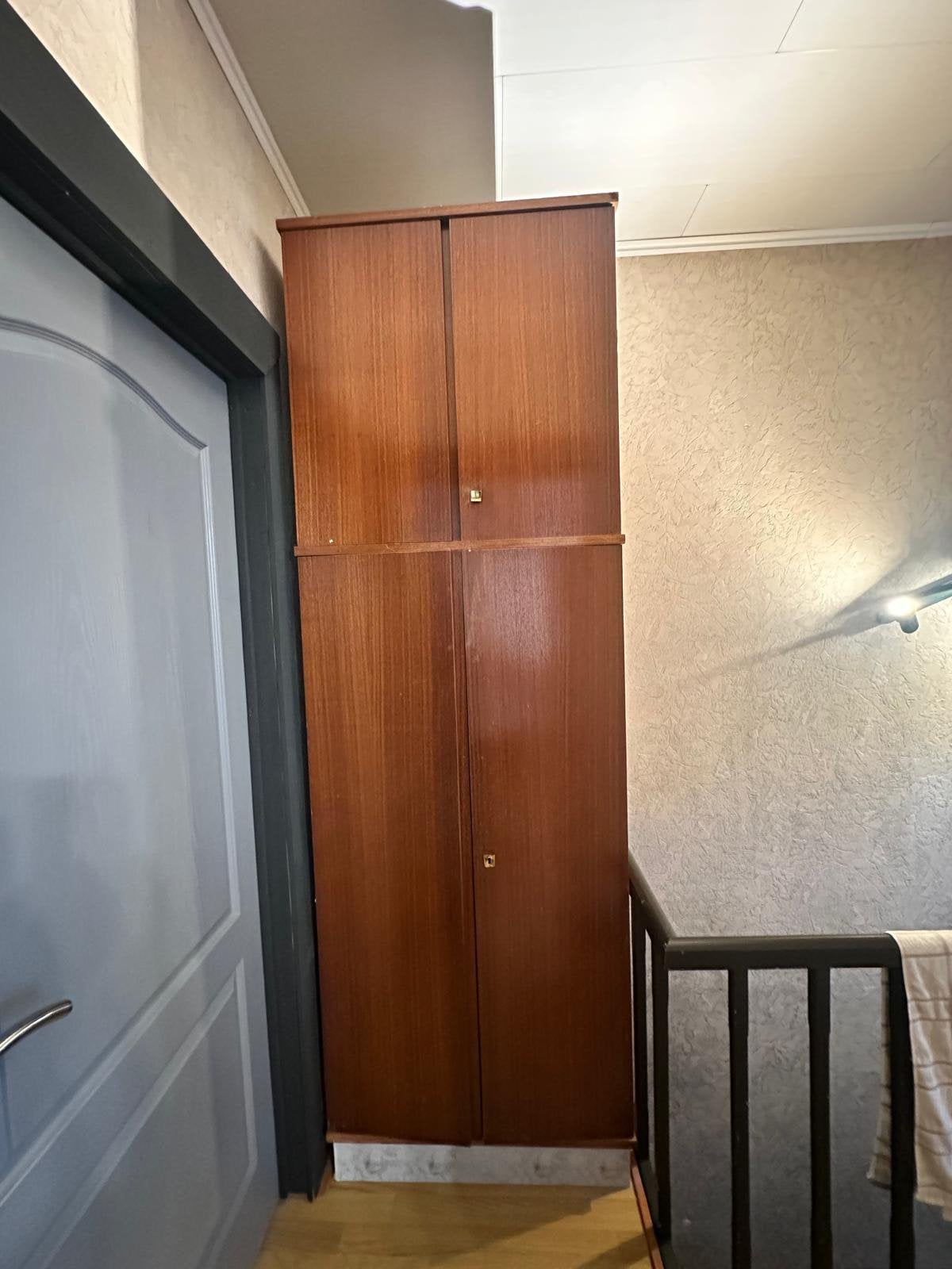 Armoire gratuite, Maison & Meubles, Armoires | Penderies & Garde-robes, Enlèvement, Comme neuf