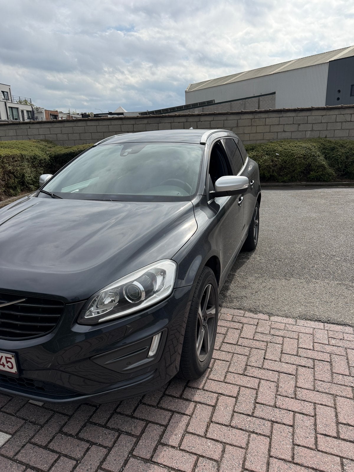 Volvo XC60 2016 R-Design Facelift, Auto's, Dealer onderhouden, 1969 cc, Blauw, 124 g/km
