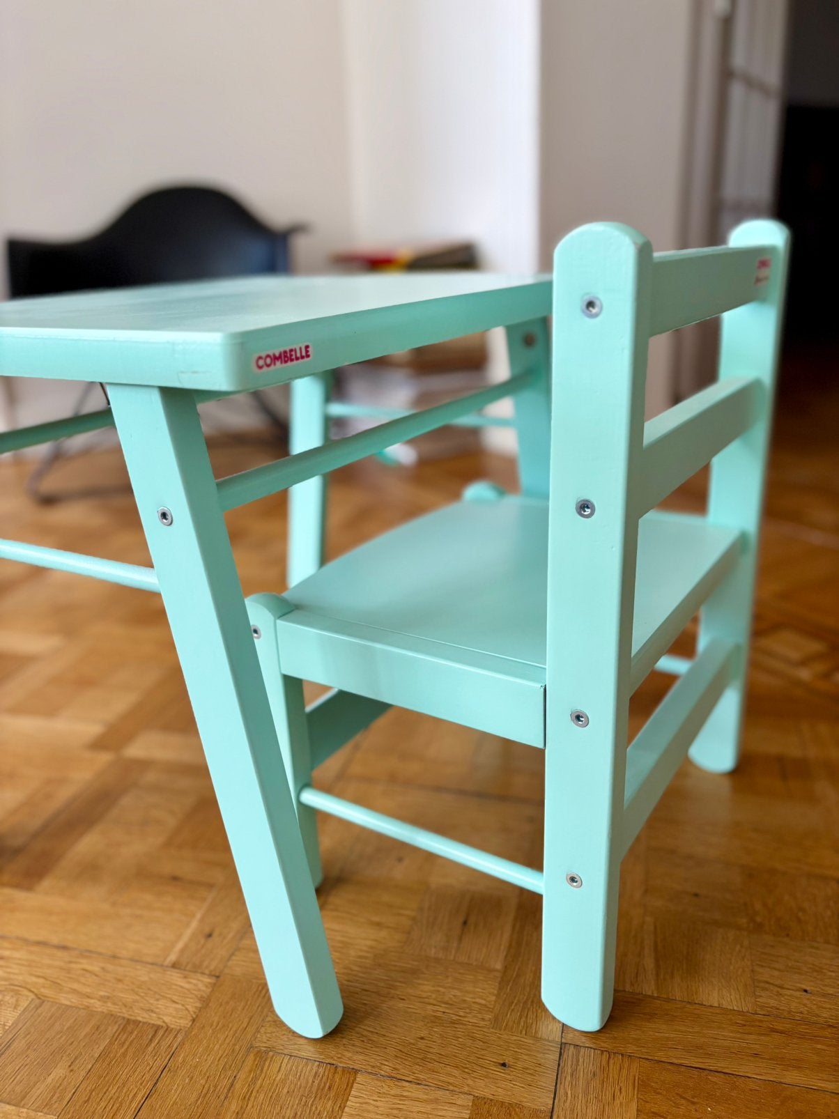 Combelle kleine tafel en stoel, Kinderen en Baby's, Ophalen, Zo goed als nieuw, Tafel(s) en Stoel(en)