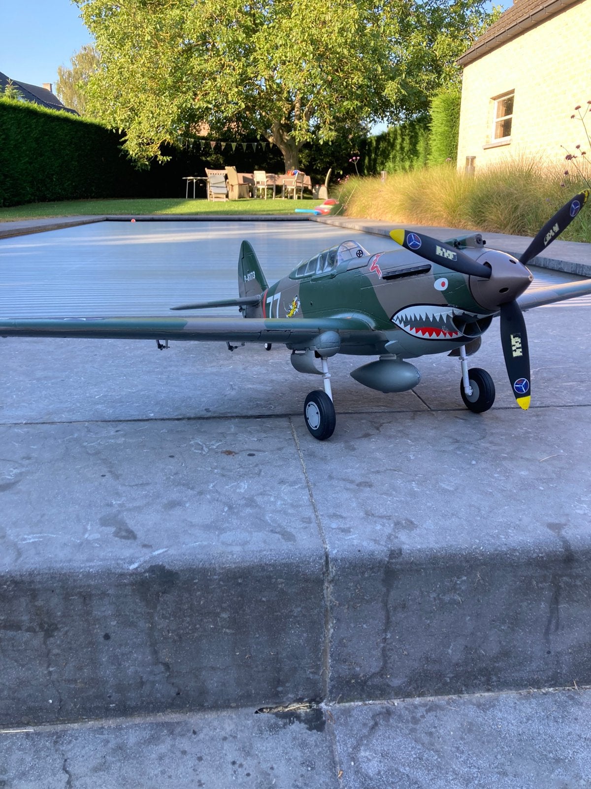 Rc vliegtuig FMS P40 B. 980mm warhawk, Hobby en Vrije tijd, Modelbouw | Radiografisch | Vliegtuigen, Ophalen, Zo goed als nieuw