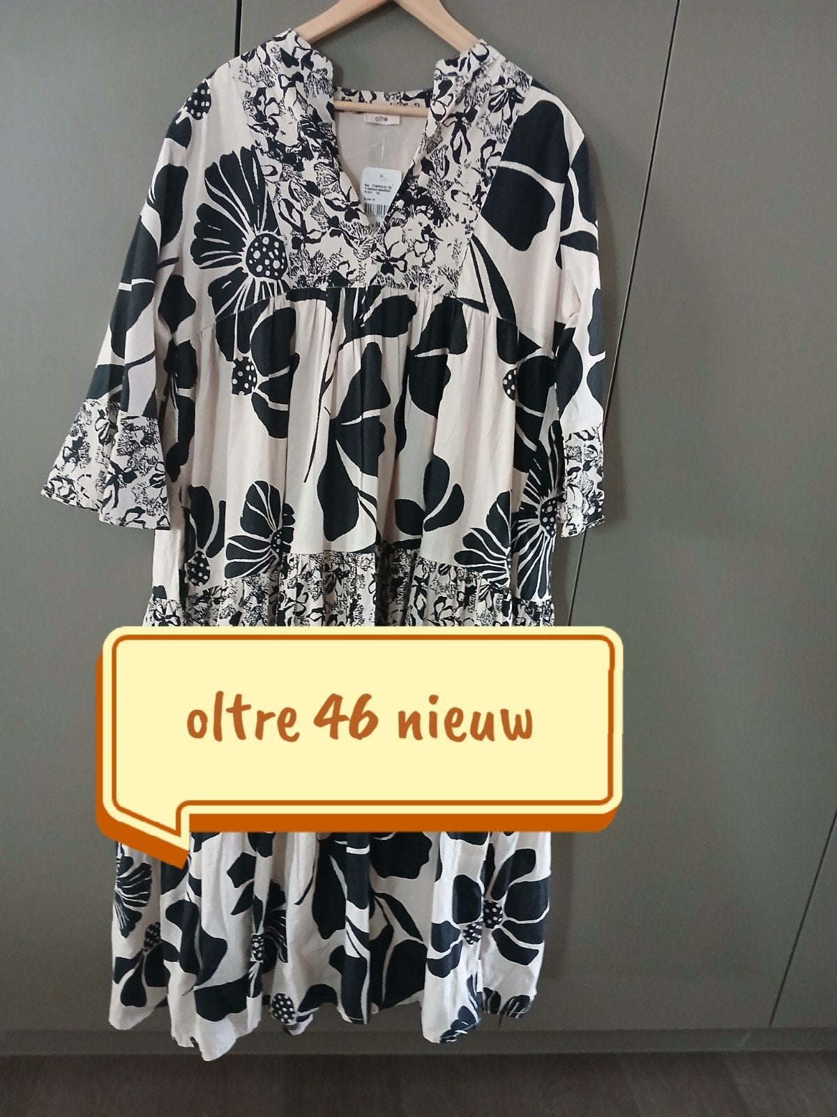 Robe longue oltre 46 neuve, Neuf, Enlèvement ou Envoi, Beige, Sous le genou