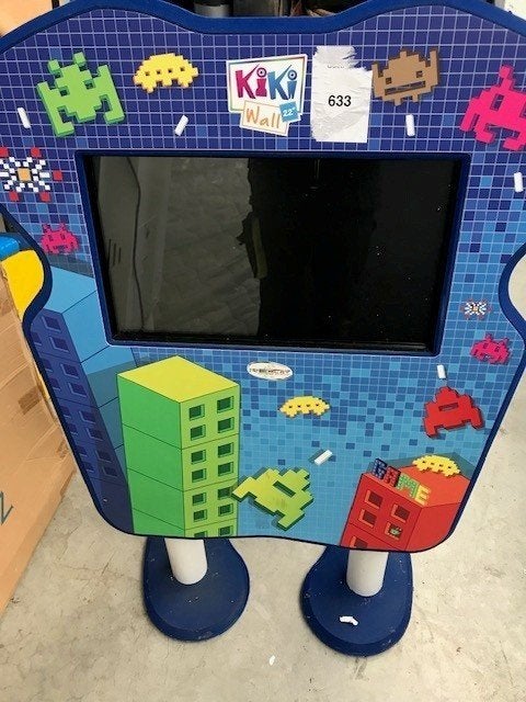 console de jeux avec écran tactile pour animer les enfants, Enlèvement, Comme neuf