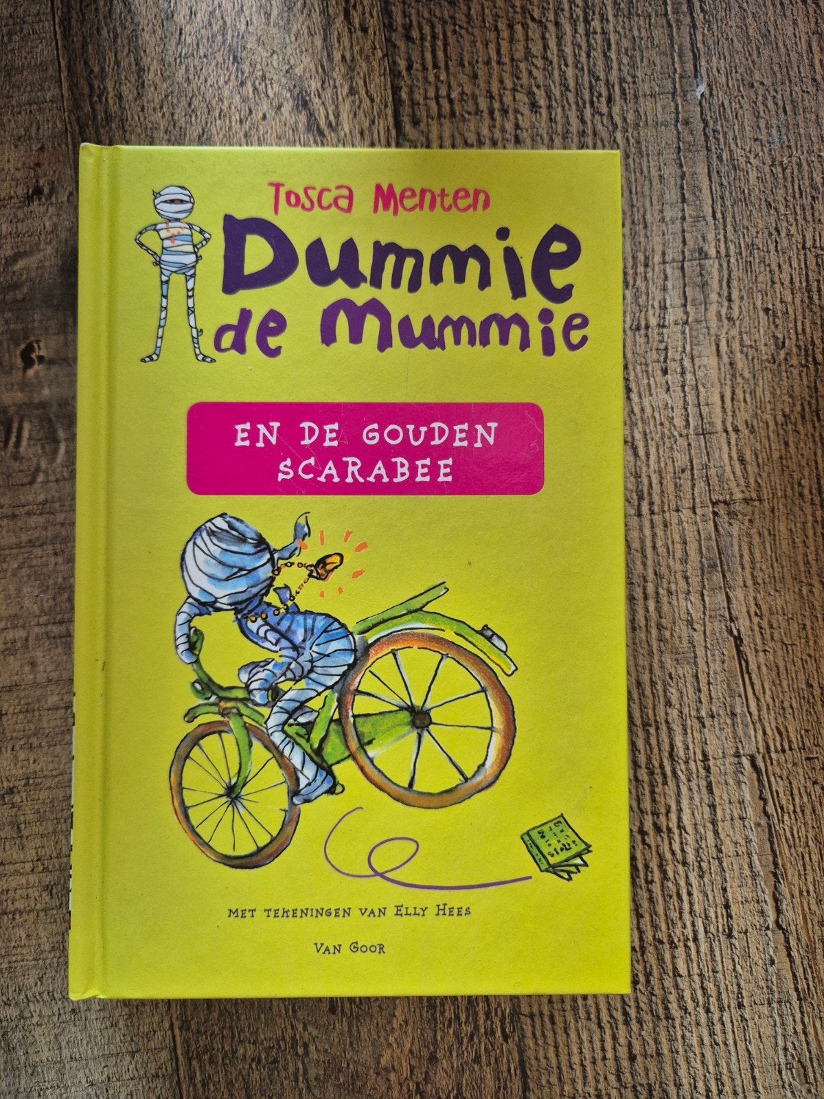 Dummie de mummie en de gouden scarabee, Enlèvement, Neuf, Tosca Menten, Fiction