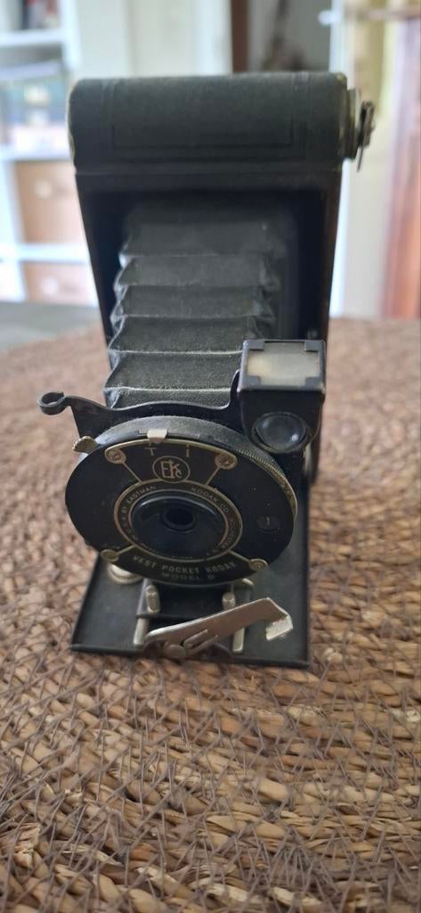 Twee oude fototoestellen,west pocket Kodak en agfa., Ophalen