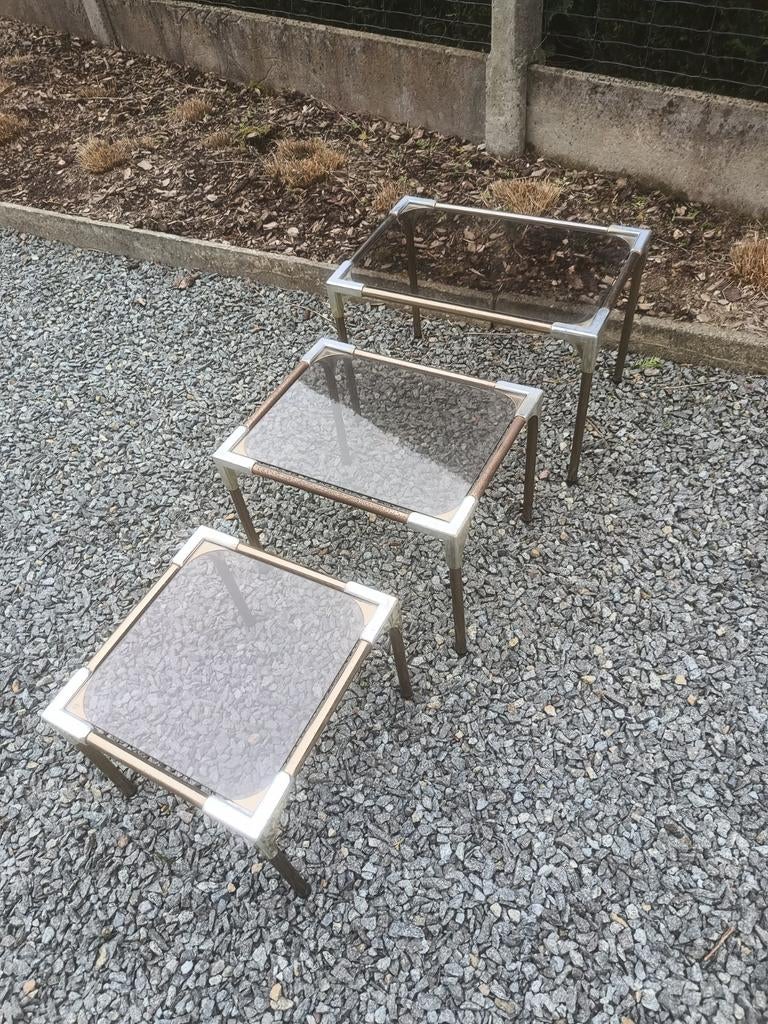 Ensemble vintage de 3 tables en verre de sécurité chromé, Enlèvement
