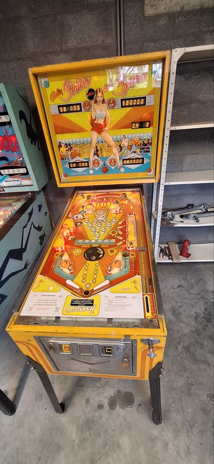 Bally Strikes and Spares, Collections, Mécanique, Bally, Flipper (jeu), Enlèvement