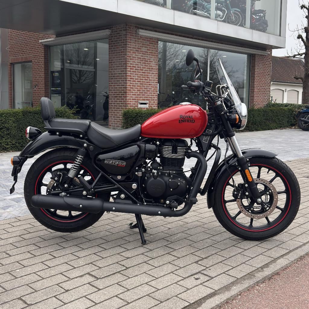 Royal Enfield Meteor 350 Fireball Red, Bedrijf, Toermotor, Minimaal motorrijbewijs A2, ABS
