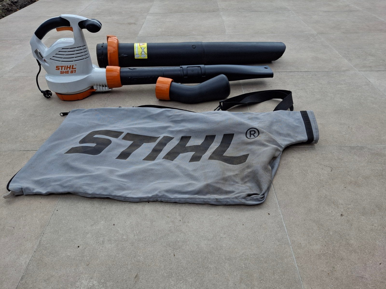 Stihl bladblazer/ zuiger op kabel, Tuin en Terras, Bladblazers, Ophalen, Stilh, Gebruikt, Met opvangzak