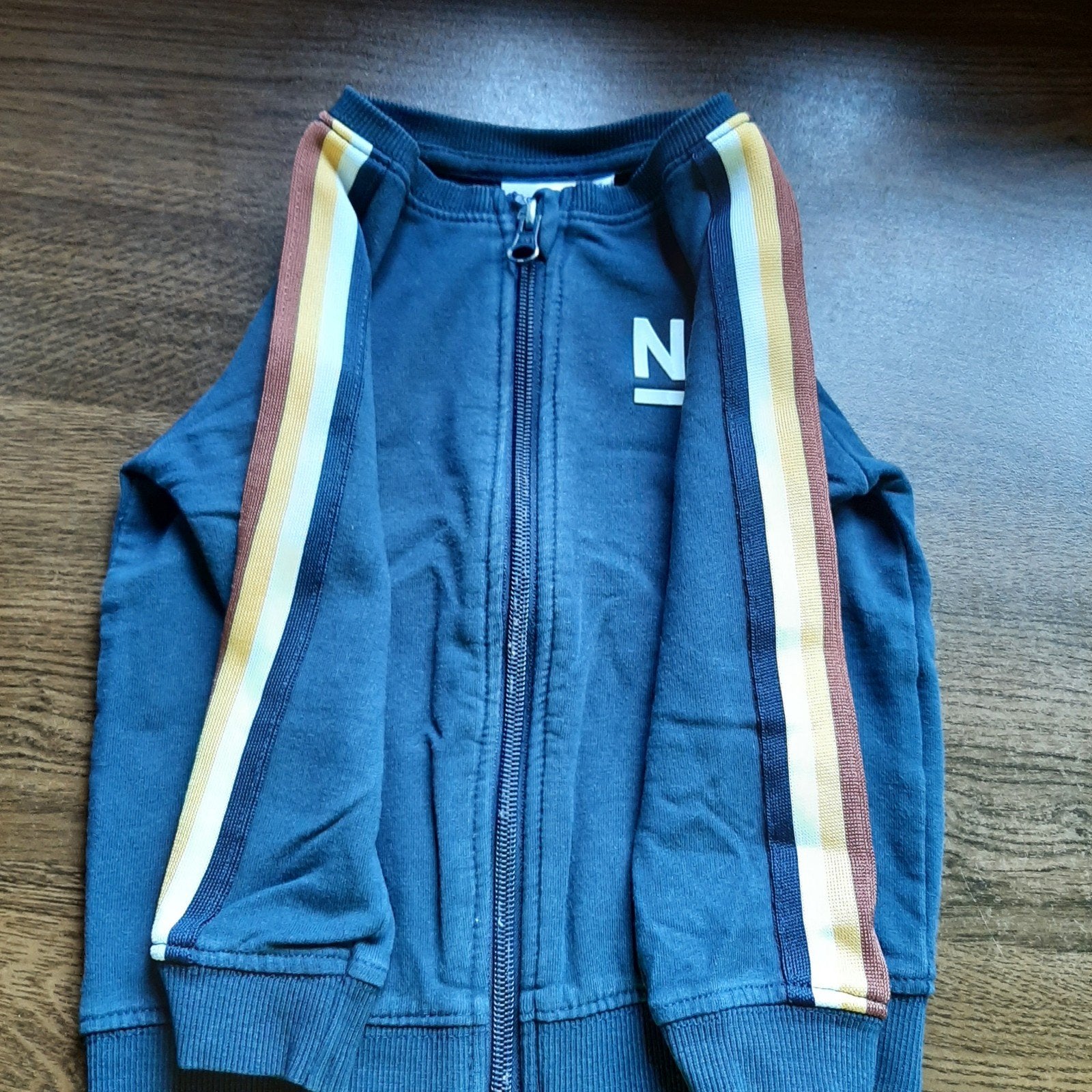 Zeer mooi training zo goed als nieuw maat 80., Kinderen en Baby's, Babykleding | Maat 74, Ophalen