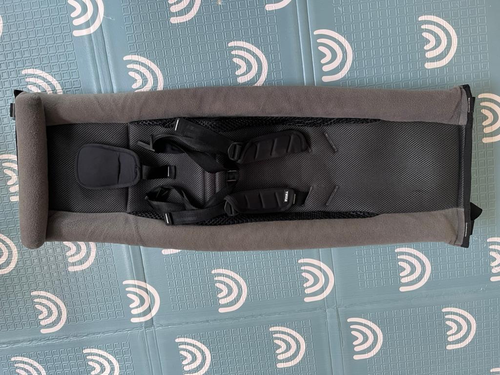 Infant sling Thule, Enlèvement, Comme neuf, Remorque pour enfant