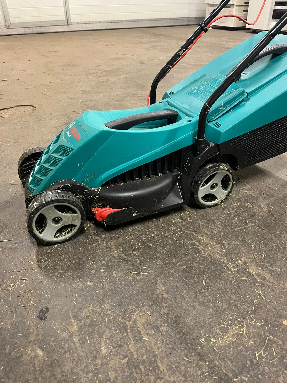 Bosch Arm 32 elektrische grasmaaier, Tuin en Terras, Ophalen, Zo goed als nieuw